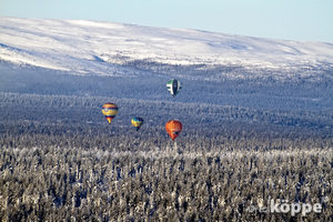 Heißluftballon über Lappland